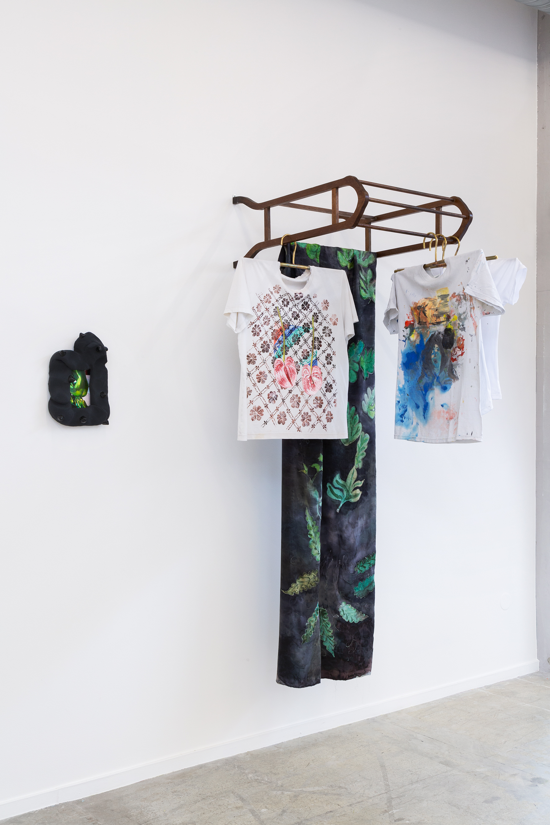 https://www.mireilleblanc.com/files/gimgs/th-6_Mireille-Blanc-KUNSTHALLE_SeFairePlaisir__061.jpg